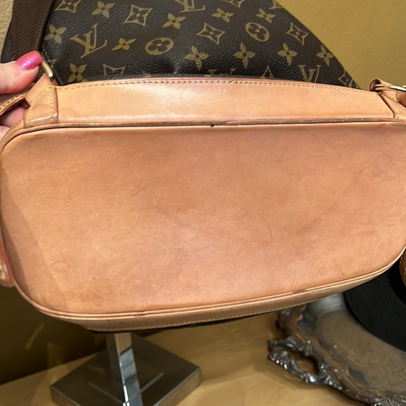 Louis Vuitton authentic backpack. Amazing condition. - Picture 7 of 15